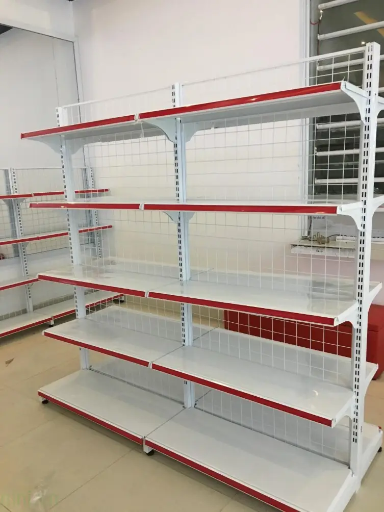 Kệ đôi siêu thị 5 tầng nhỏ gọn màu trắng xám đặt tại không gian sự kiện