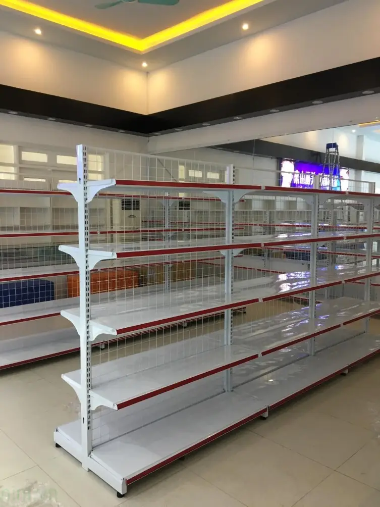 Kệ đôi siêu thị cao 6 tầng rộng 76cm màu trắng xám đặt tại sự kiện