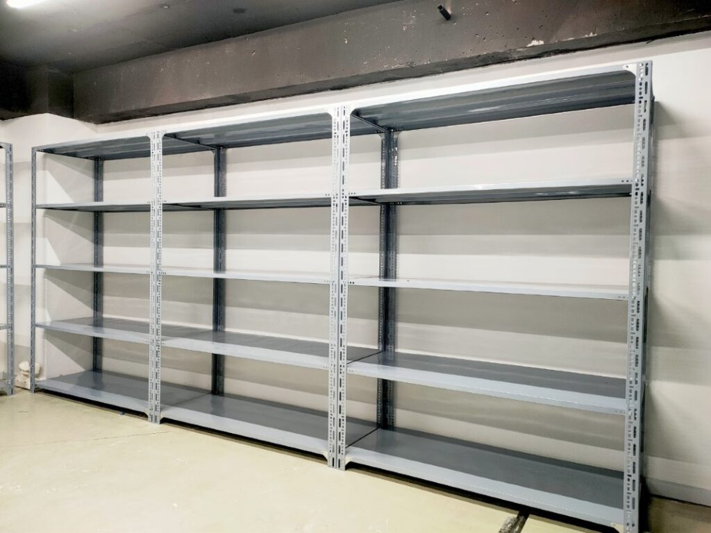 Thuê Kệ Sắt V Lỗ Trưng Bày Hội Chợ