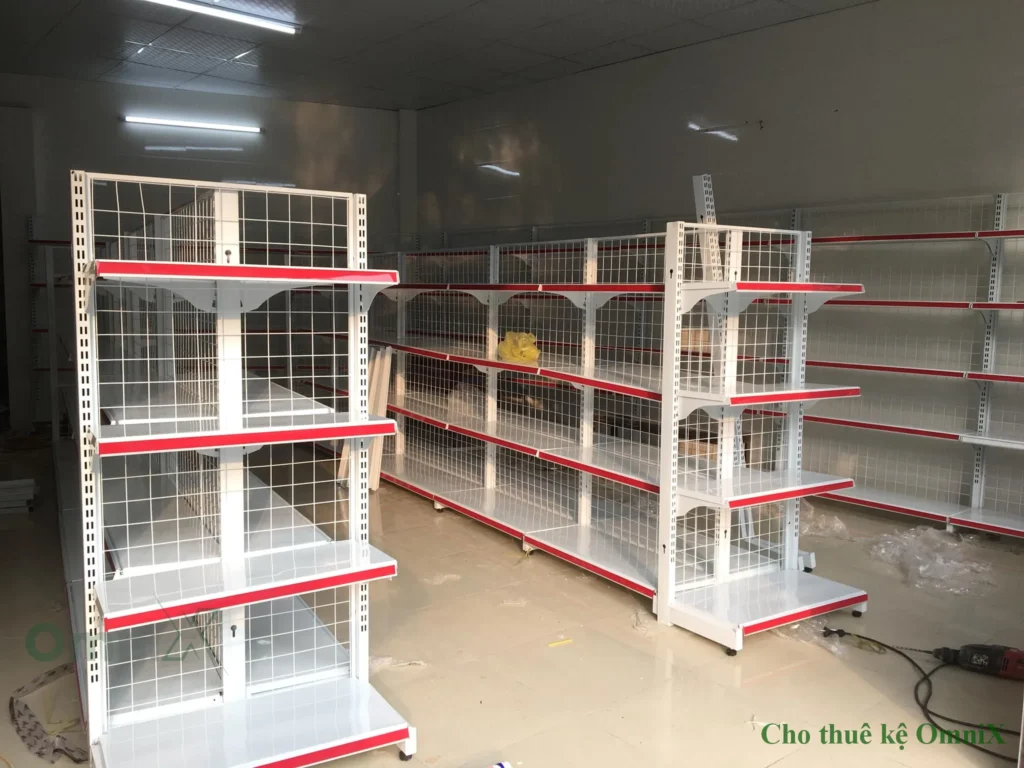 Kệ siêu thị mâm tôn màu trắng nhiều tầng phục vụ cho thuê ngắn hạn tại TPHCM